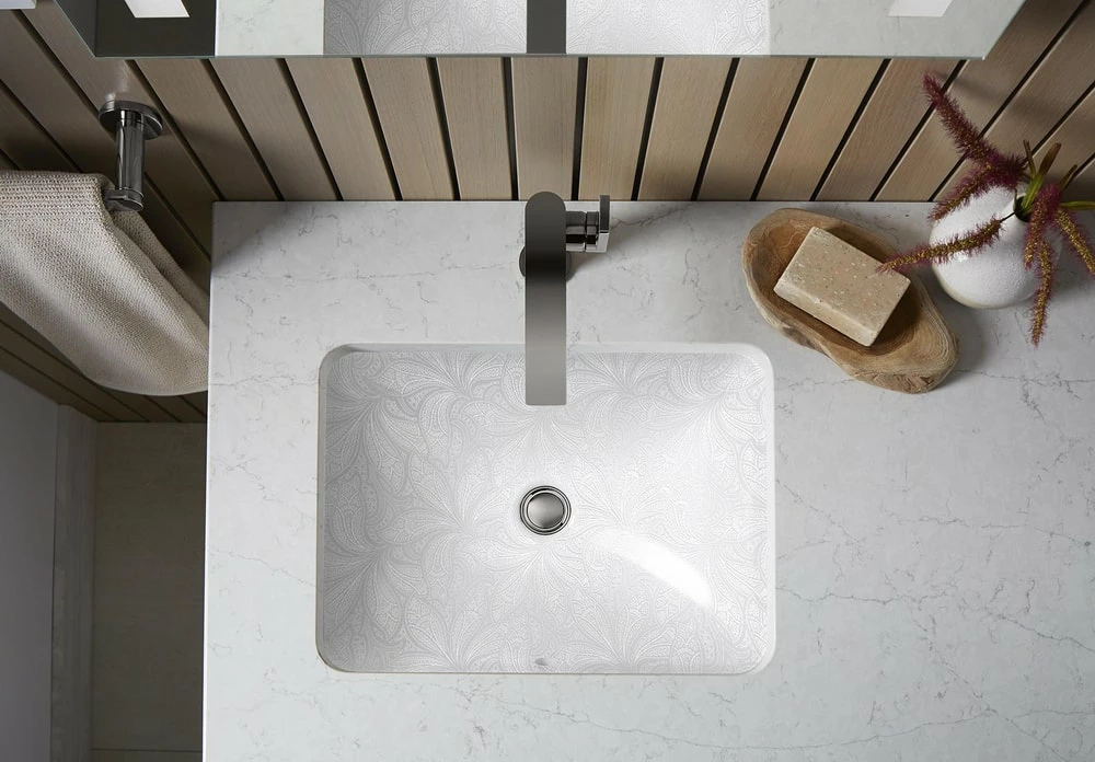 KOHLER Verders® 33 x 24 in. LED Lighted Mirror 2 KOHLER Verders® 33 x 24 in. LED Lighted Mirror - Image 2