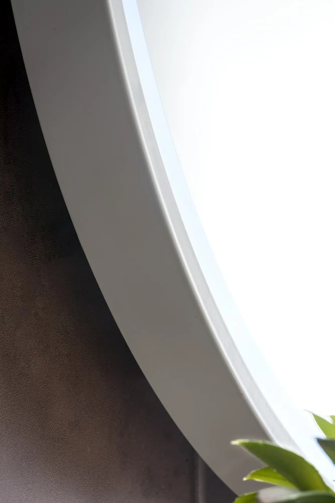 James Martin Vanities 24 in. Round LED Mirror in Glossy White 5 James Martin Vanities 24 in. Round LED Mirror in Glossy White - Image 5